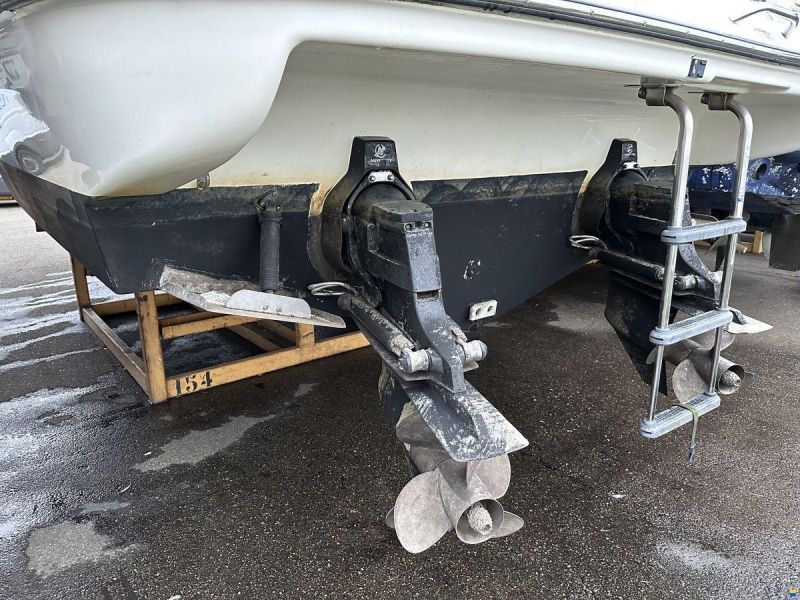 Bayliner 305