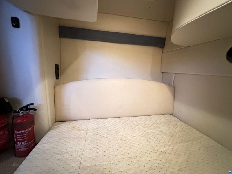 Bayliner 305