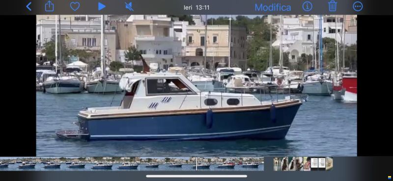 Barca a motore