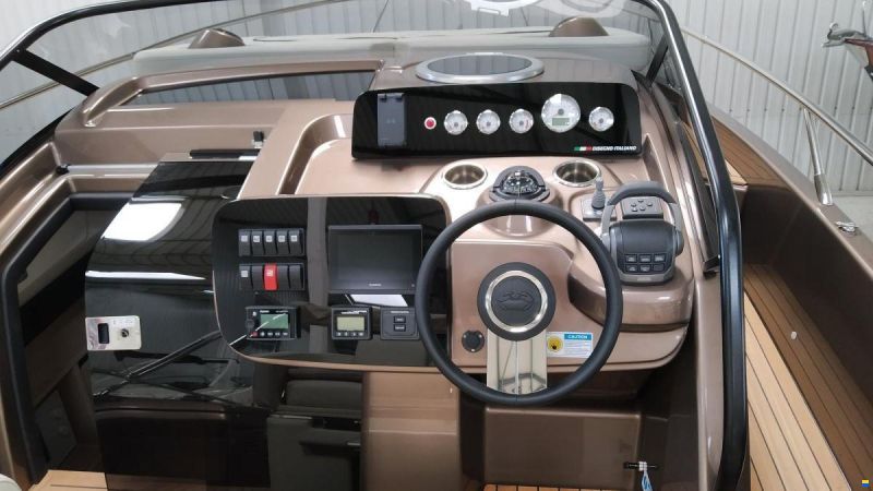 Cranchi Endurance 30
