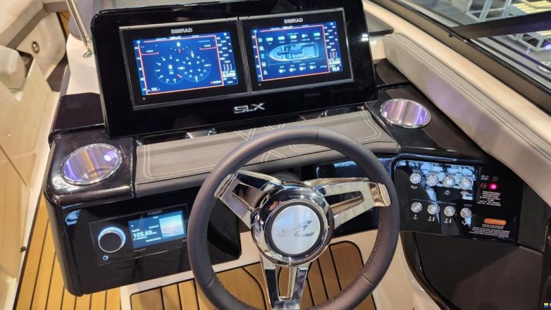 Sea Ray SLX 260 US
