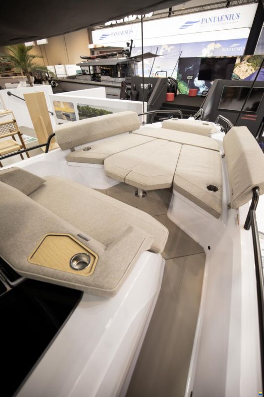 Axopar 29 Cross Cabin