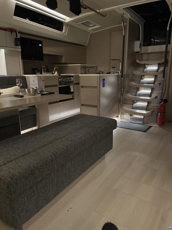 Hanse 548