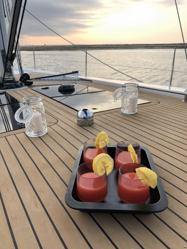 Hanse 548