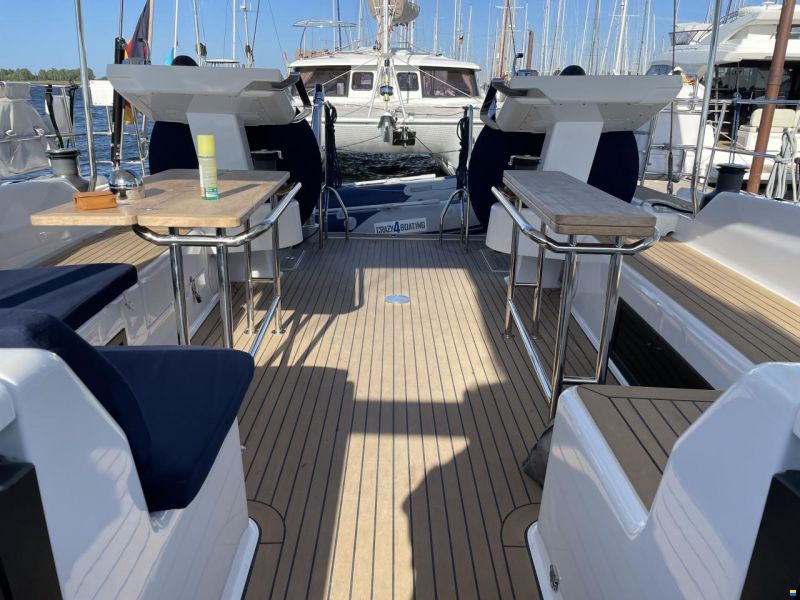 Hanse 548