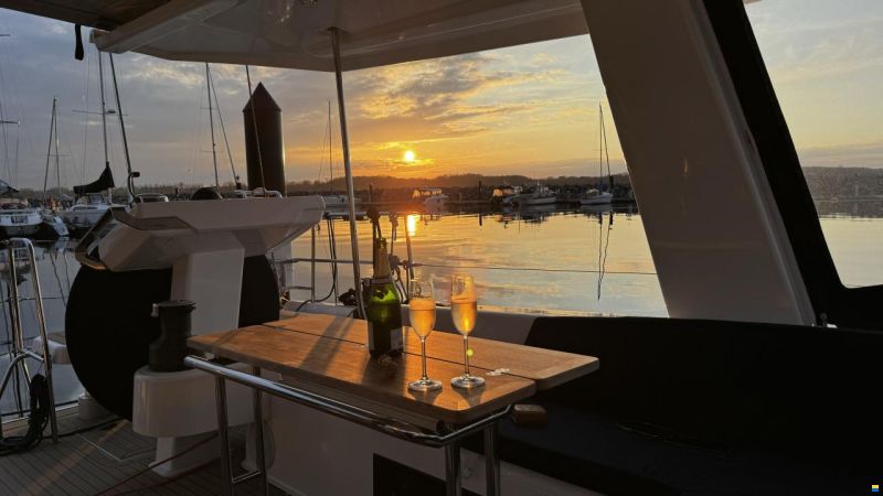 Hanse 548