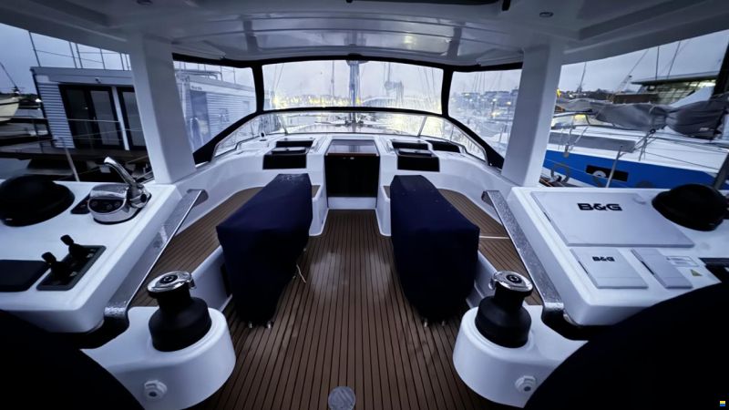 Hanse 548