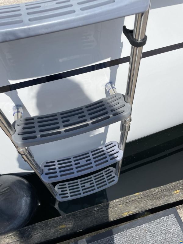 Hanse 548
