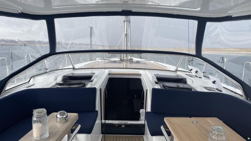 Hanse 548