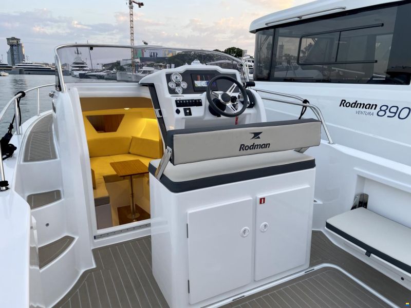 Rodman Ventura 790 SD T-TOP