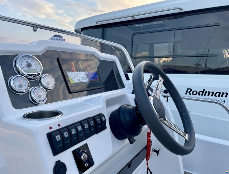 Rodman Ventura 790 SD T-TOP