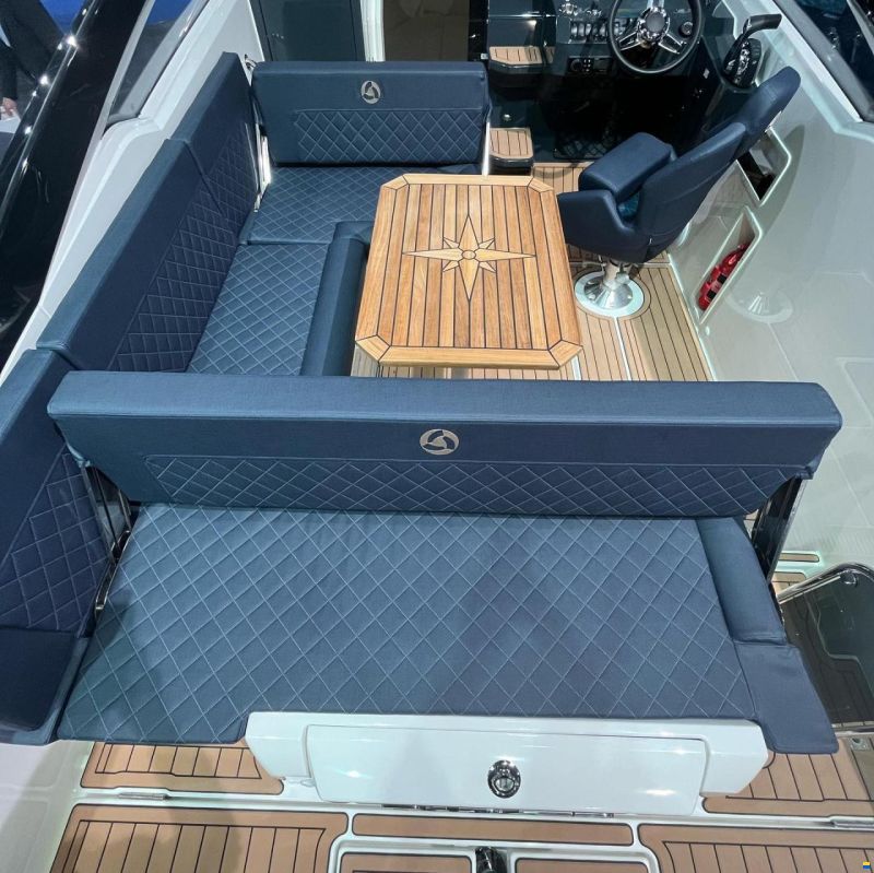 Parker 720 Adventure Mercury F250