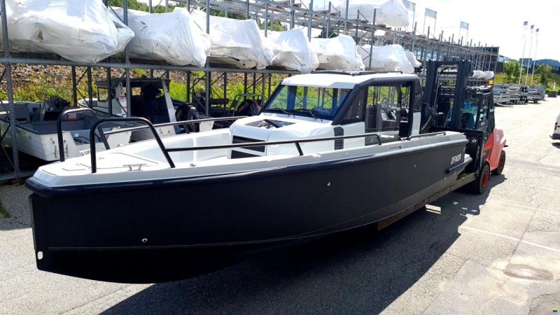 XO Boats DFNDR 9