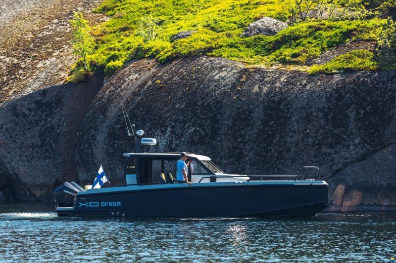 XO Boats DFNDR 9