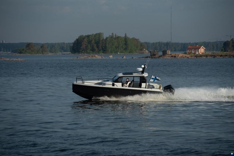 XO Boats DFNDR 9