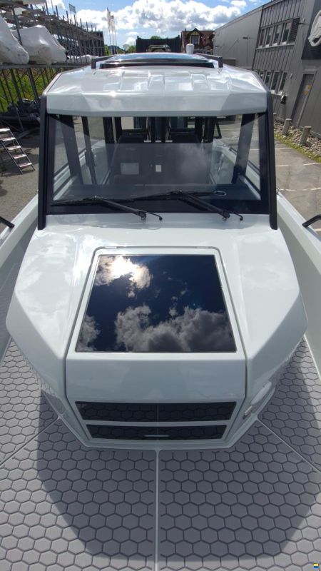 XO Boats DFNDR 9