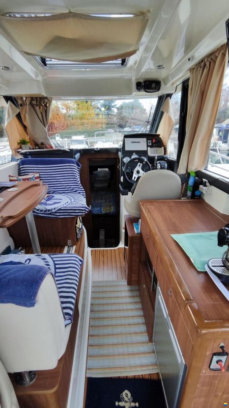 Quicksilver ACTIV 855 Cruiser