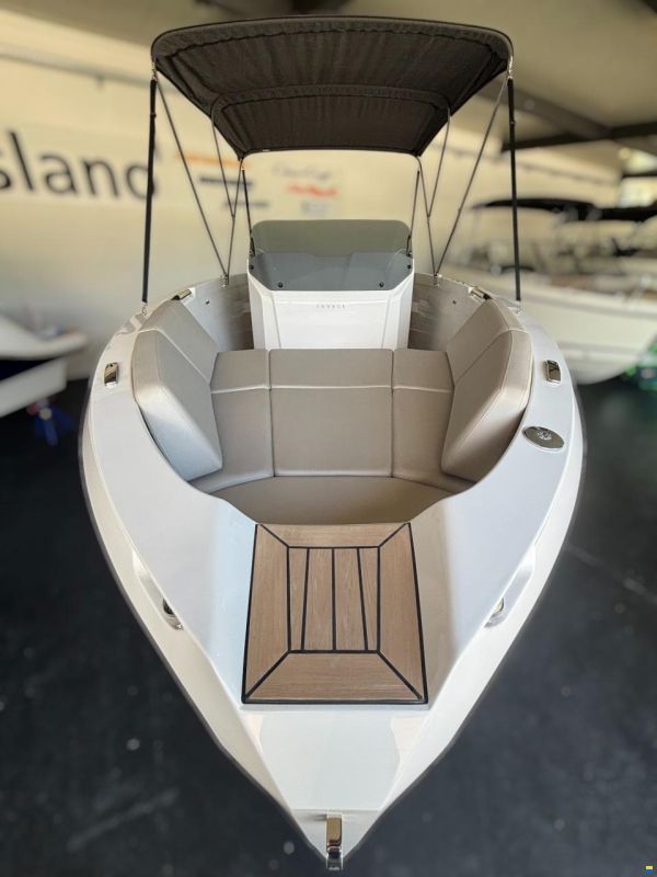 Rand Boats Source 22