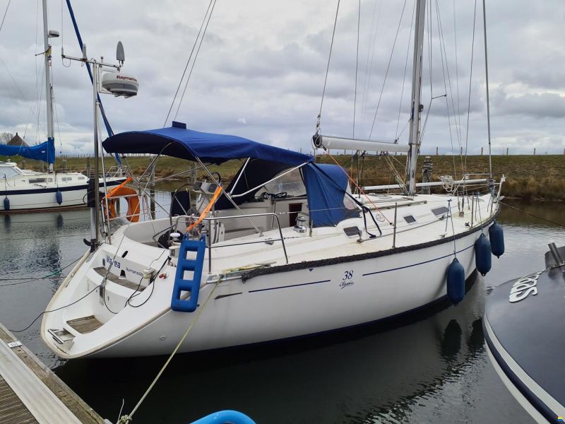 Dufour 38 Classic