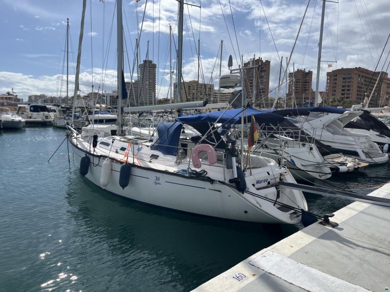 Dufour 38 Classic