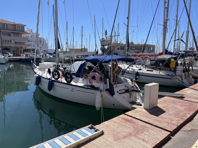 Dufour 38 Classic