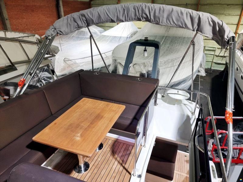 Sealine F380