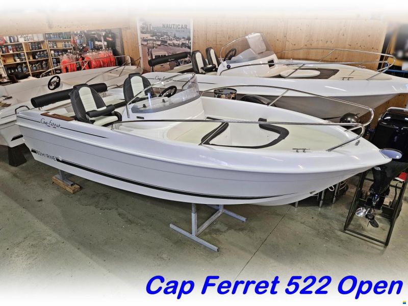 B2 Marine Cap Ferret 522 Open