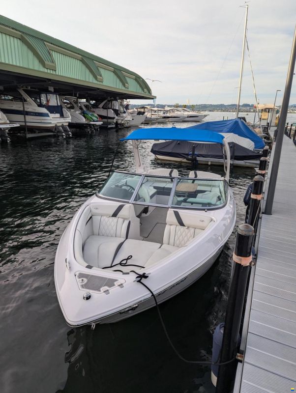 Regal 2300 Bowrider