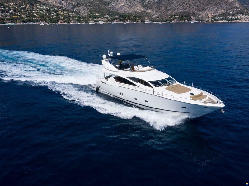 Sunseeker 82 Yacht