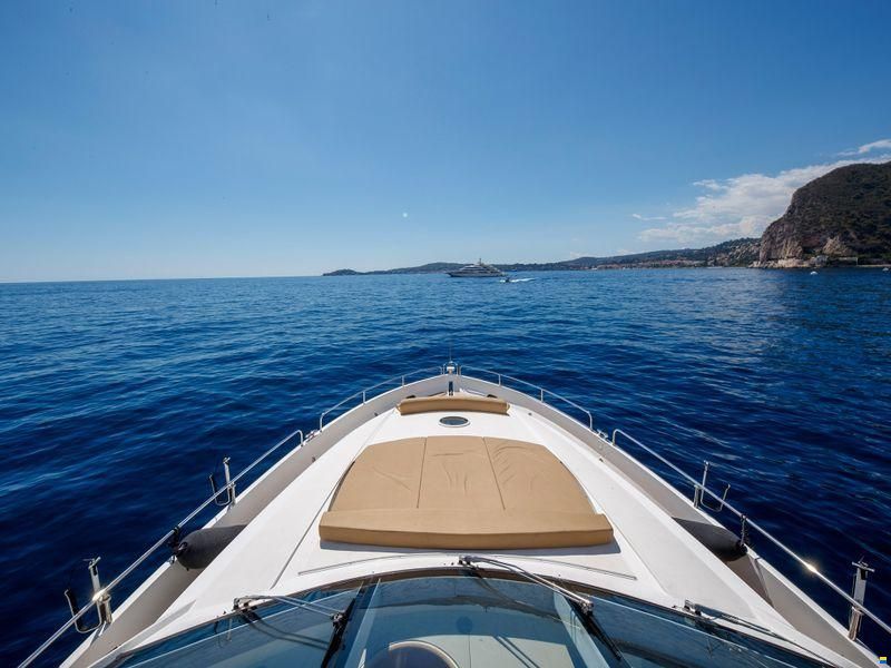 Sunseeker 82 Yacht