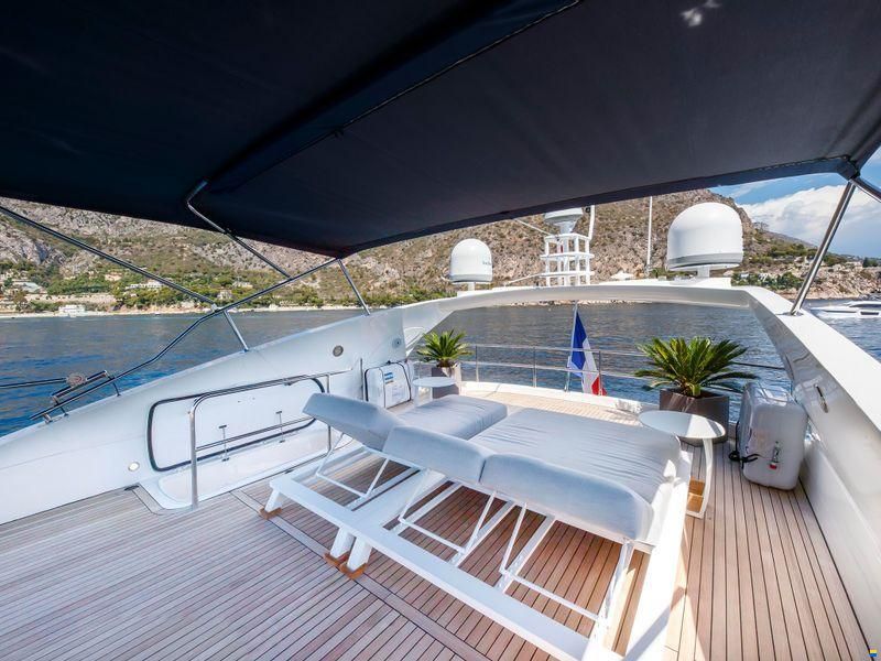 Sunseeker 82 Yacht