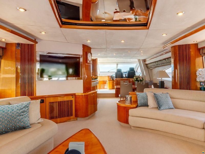 Sunseeker 82 Yacht