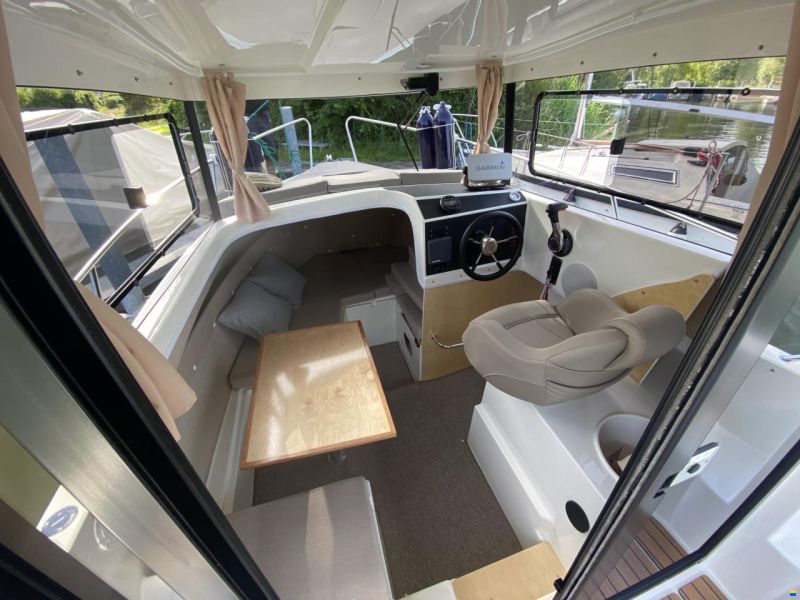 Texas 610 Pilothouse