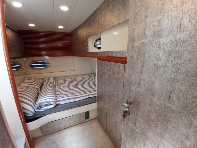 Pershing 54