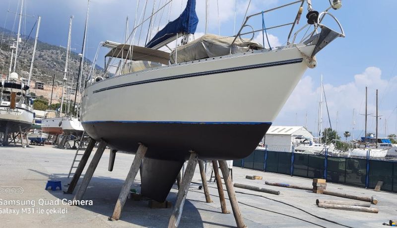 Marine Projects Moody 346 CC