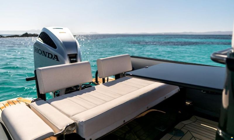 SeaWater Phantom 230