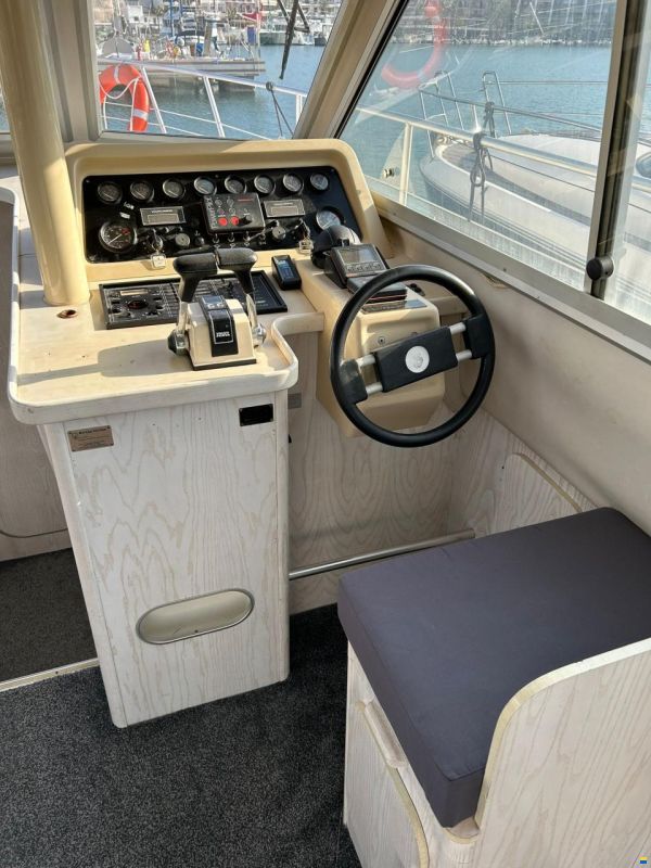 Beneteau Antares 10.20 Flybridge