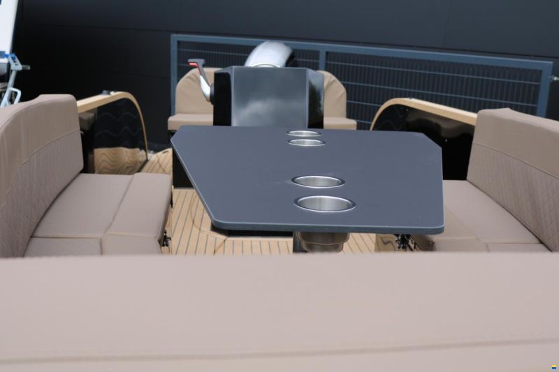 Futuro ZX20 mit Bodenseezulassung, 80 PS