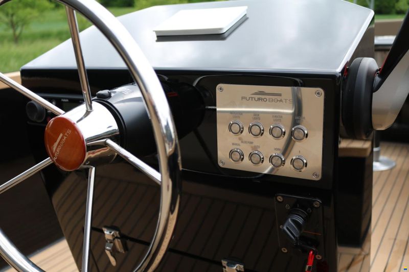 Futuro ZX20 mit Bodenseezulassung, 80 PS