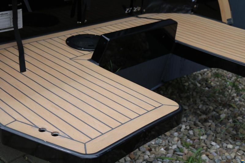 Futuro ZX20 mit Bodenseezulassung, 80 PS