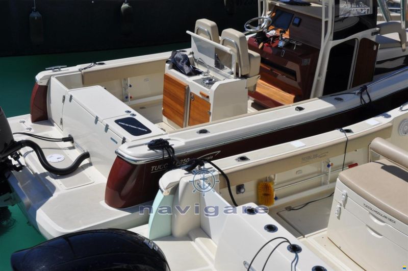 Tuccoli Marine T250 CAPRAIA CALAROSSA
