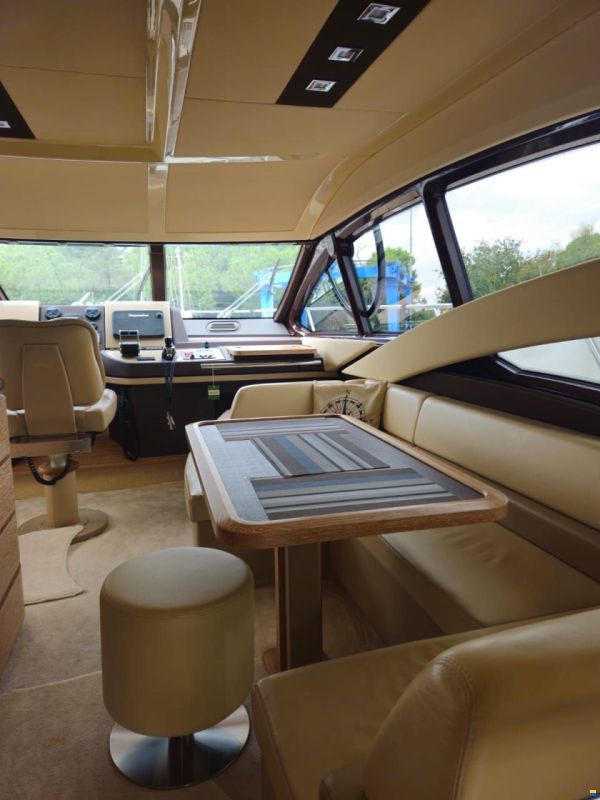 Azimut 60