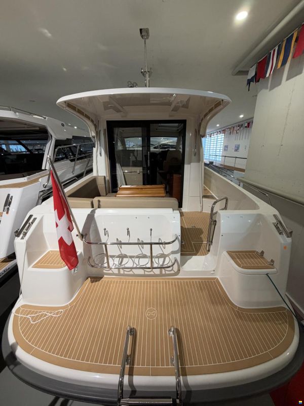 Nimbus 305 Coupé
