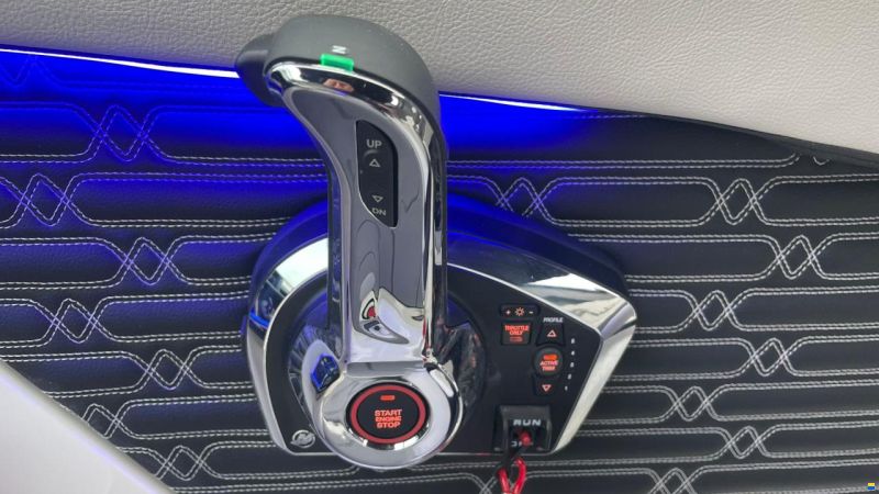 Sea Ray SPX 210 Outboard