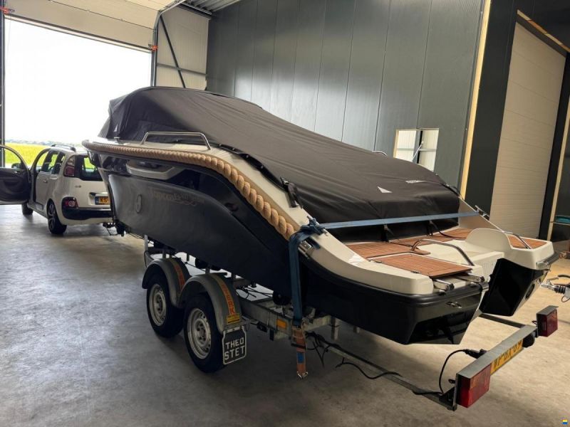 Topcraft 627 Tender