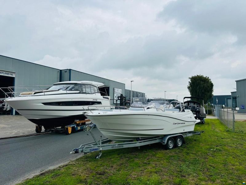 Jeanneau Cap Camarat 6.5 Center Console
