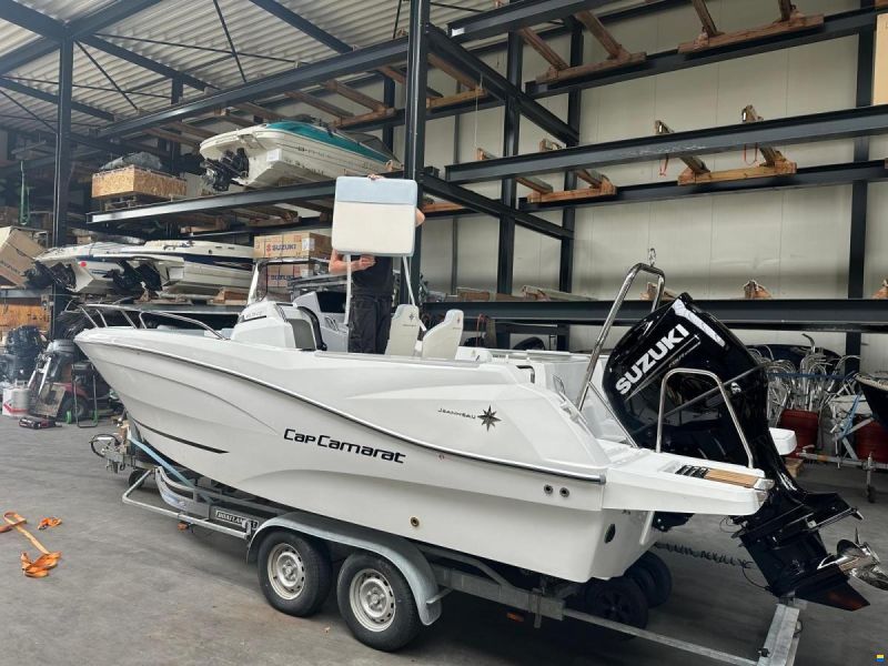 Jeanneau Cap Camarat 6.5 Center Console