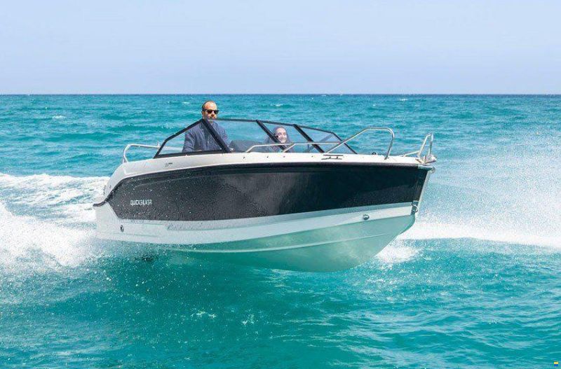 Quicksilver ACTIV 555 BOWRIDER