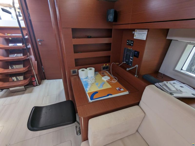 Hanse 548