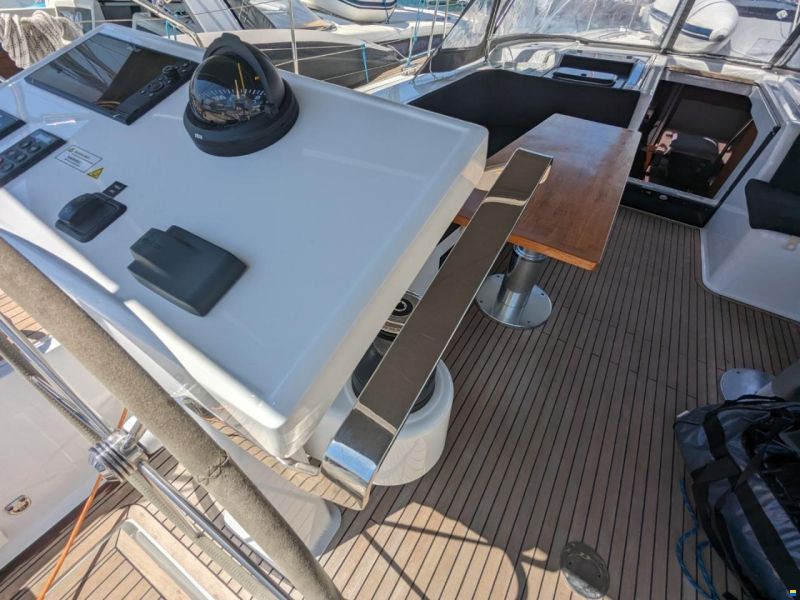 Hanse 548
